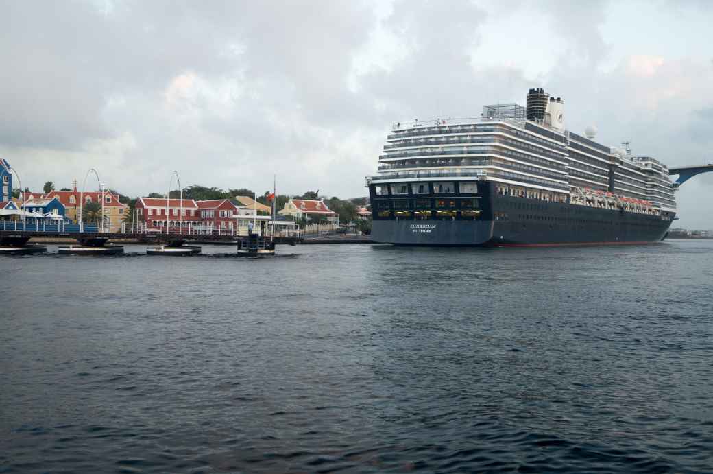 View to Otrabanda, cruise ship